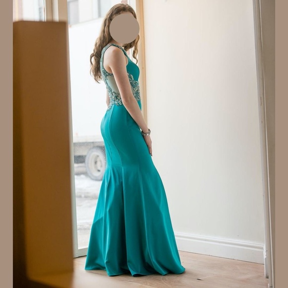 Mon Cheri 'Colette' High Neck Prom Gown - Picture 4 of 10